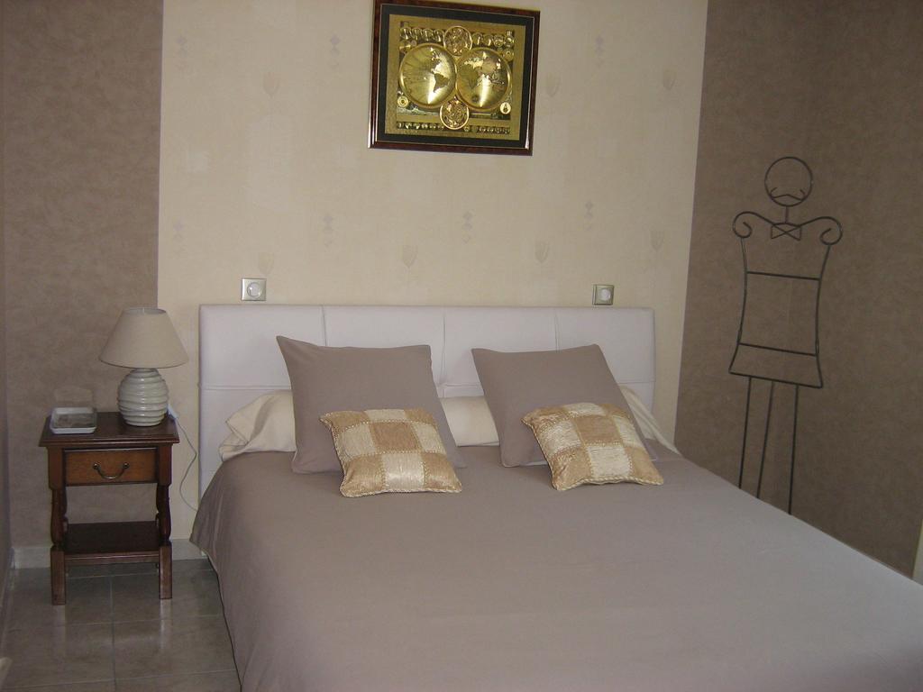 Chambres D'Hotes Le Saint O Detente Екстер'єр фото