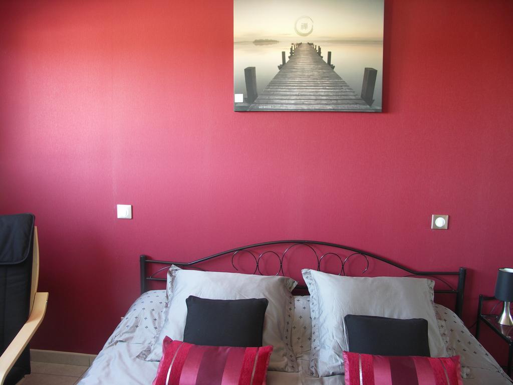 Chambres D'Hotes Le Saint O Detente Номер фото