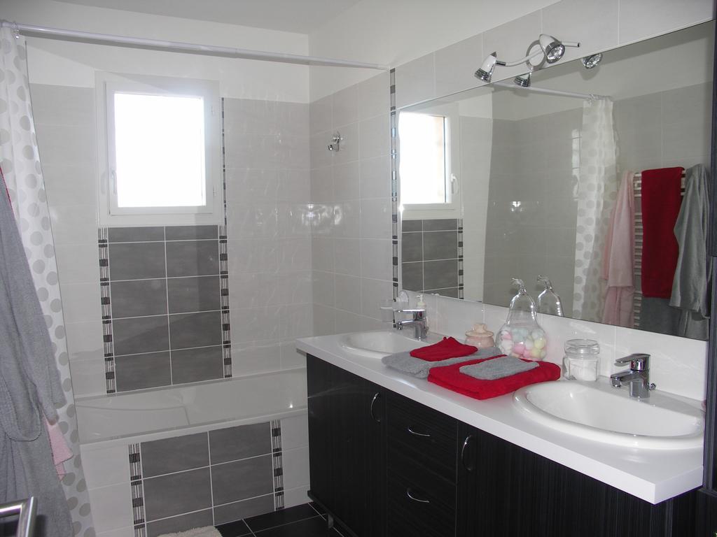 Chambres D'Hotes Le Saint O Detente Екстер'єр фото