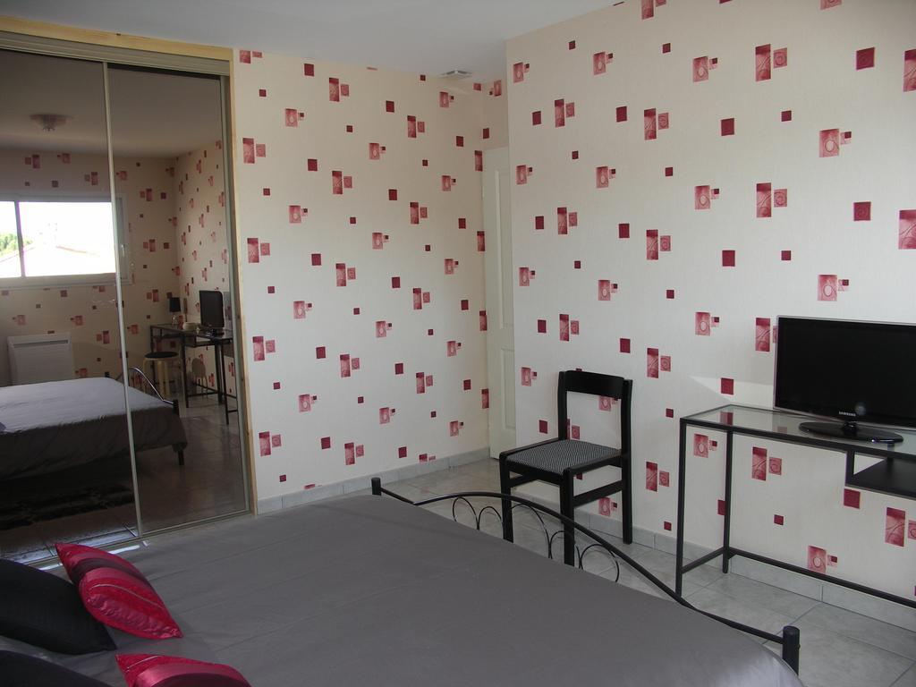 Chambres D'Hotes Le Saint O Detente Номер фото
