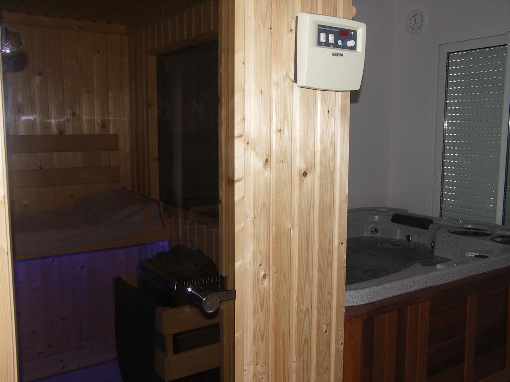 Chambres D'Hotes Le Saint O Detente Екстер'єр фото